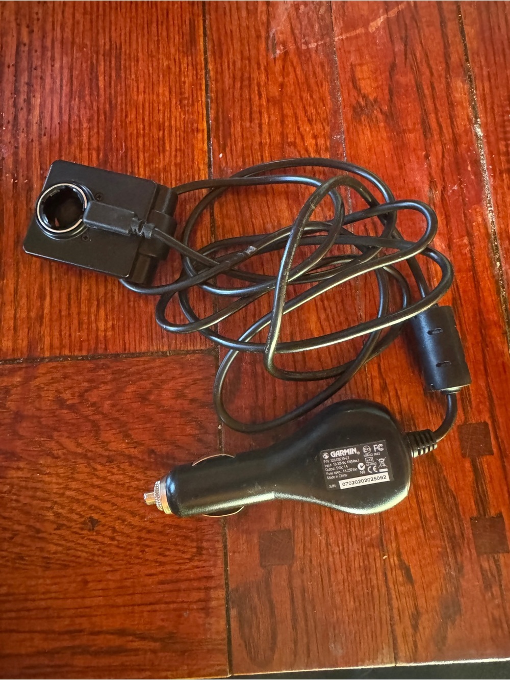 Garmin power charger (model 320-00239-22) for Garmin GPS navigation device